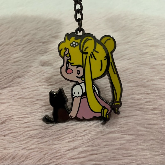 Sailor Moon Keychain with Black Cat - Picture 1 of 3